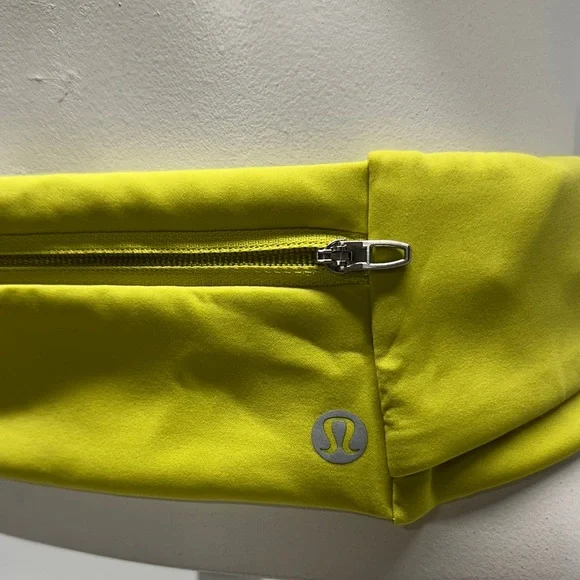 Lululemon Fast and Free Running Belt Highlight Yellow Reflective Visibility - Picture 5 of 7